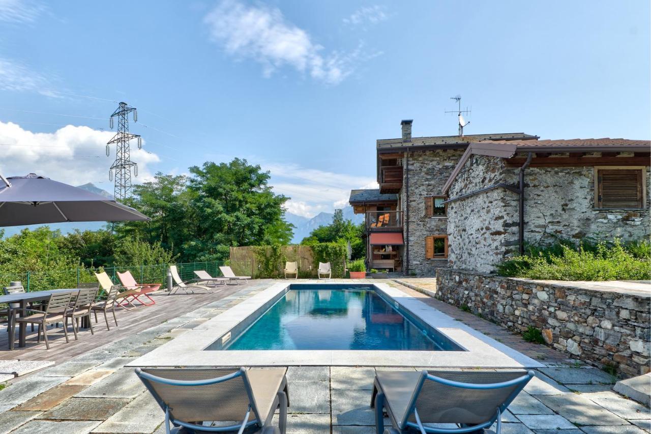 Chalet Con Piscina E Vista Panoramica Colico Luaran gambar
