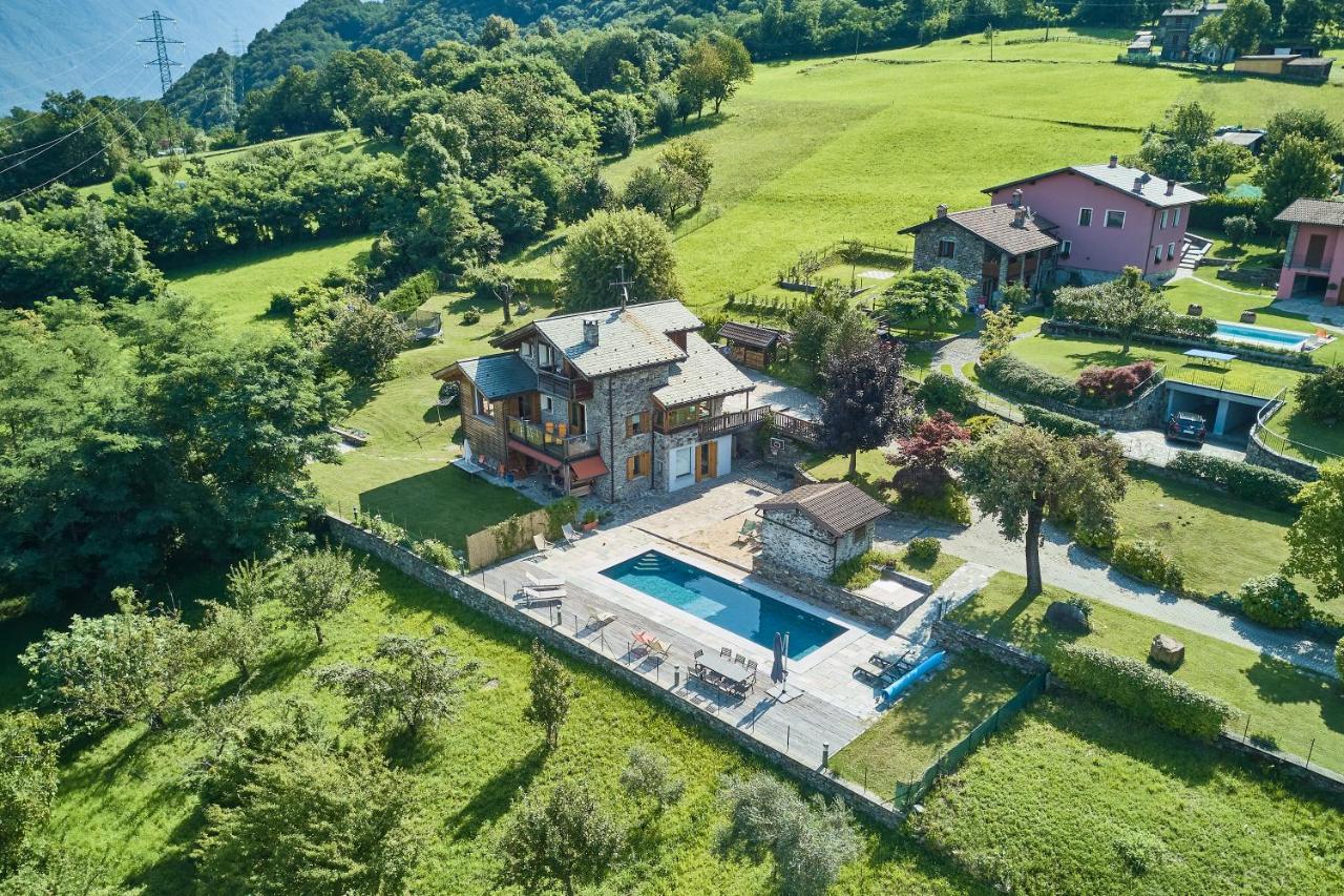 Chalet Con Piscina E Vista Panoramica Colico Luaran gambar