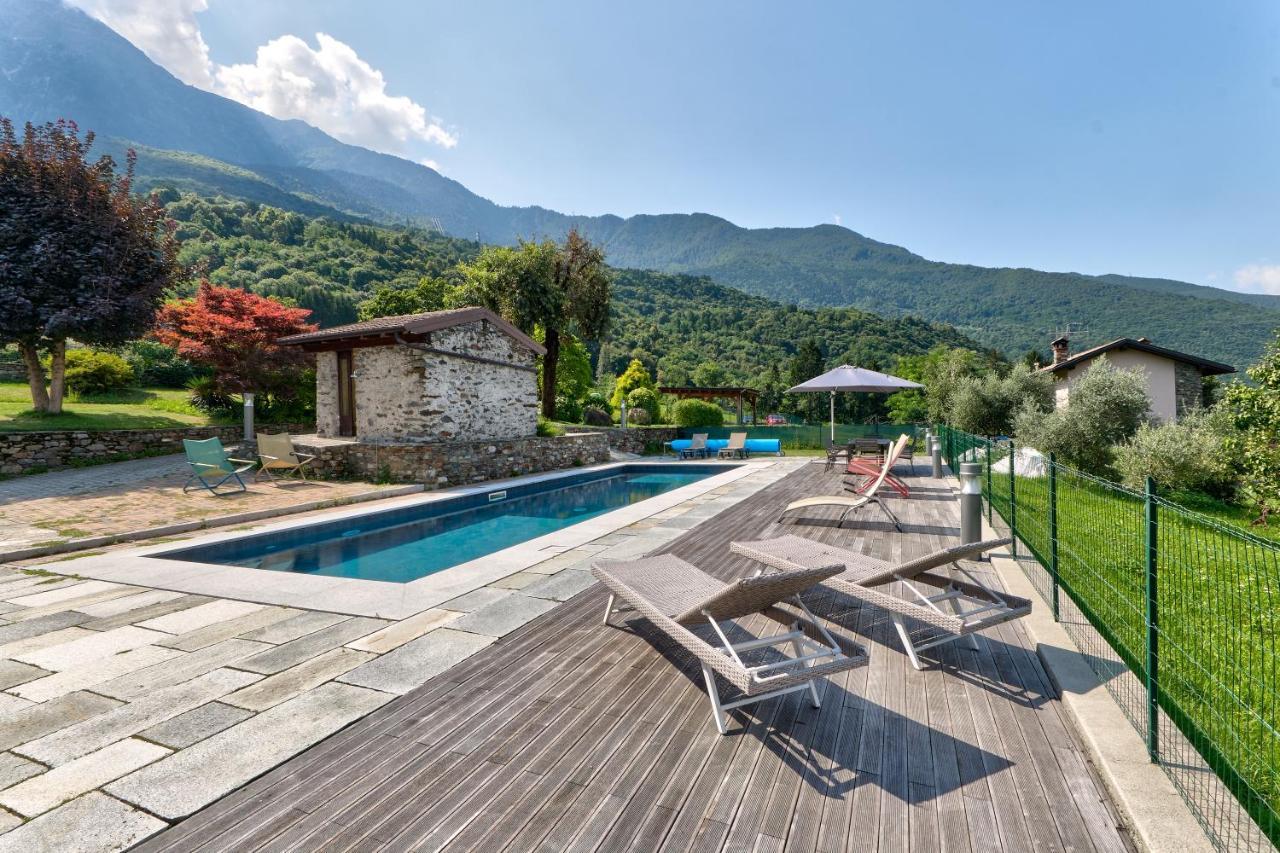 Chalet Con Piscina E Vista Panoramica Colico Luaran gambar